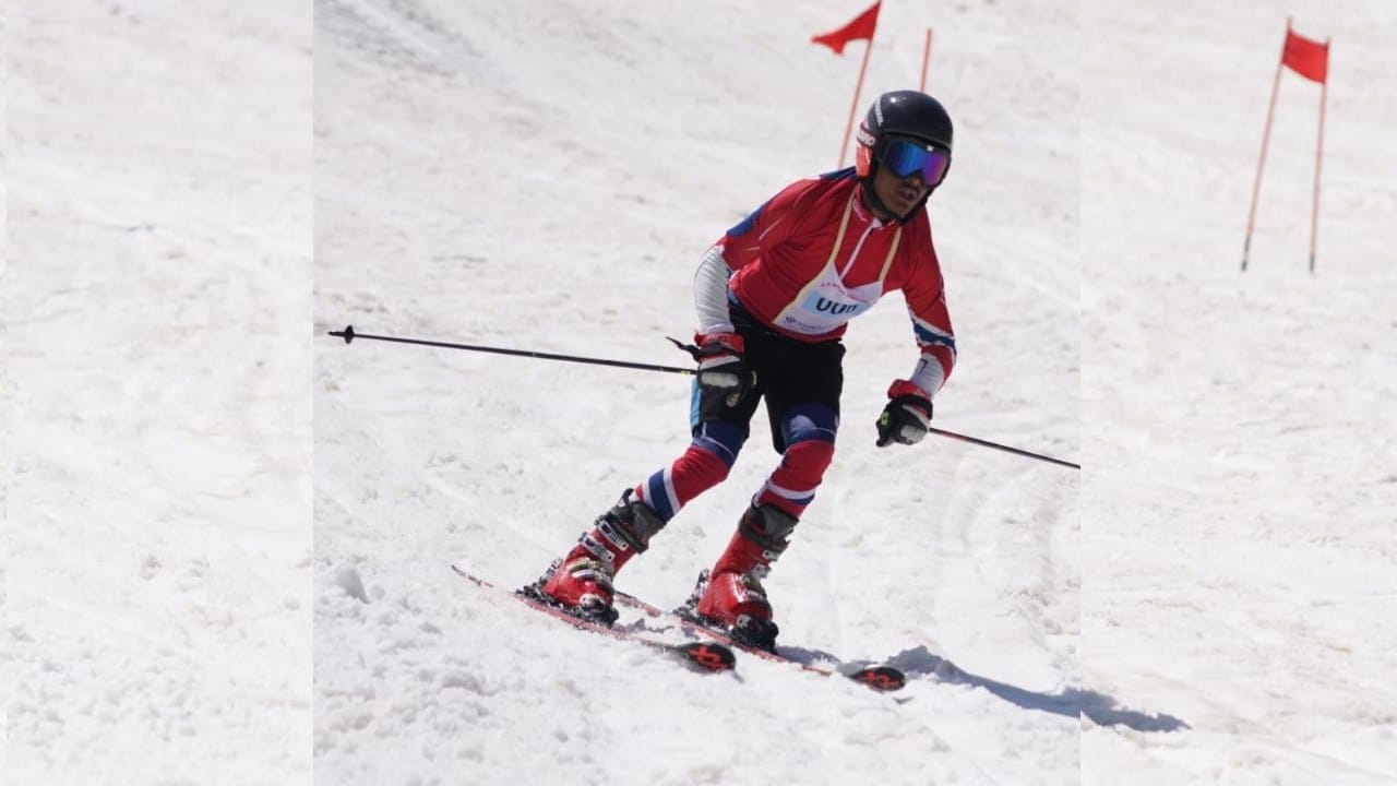 skiing and snowboarding in sissiu lahaul spiti himachal pradesh