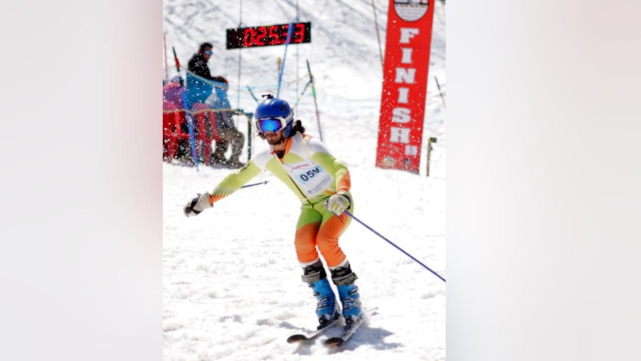 skiing and snowboarding in sissiu lahaul spiti himachal pradesh
