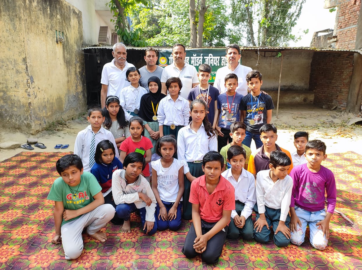Dev and Riya first in yogasana competition