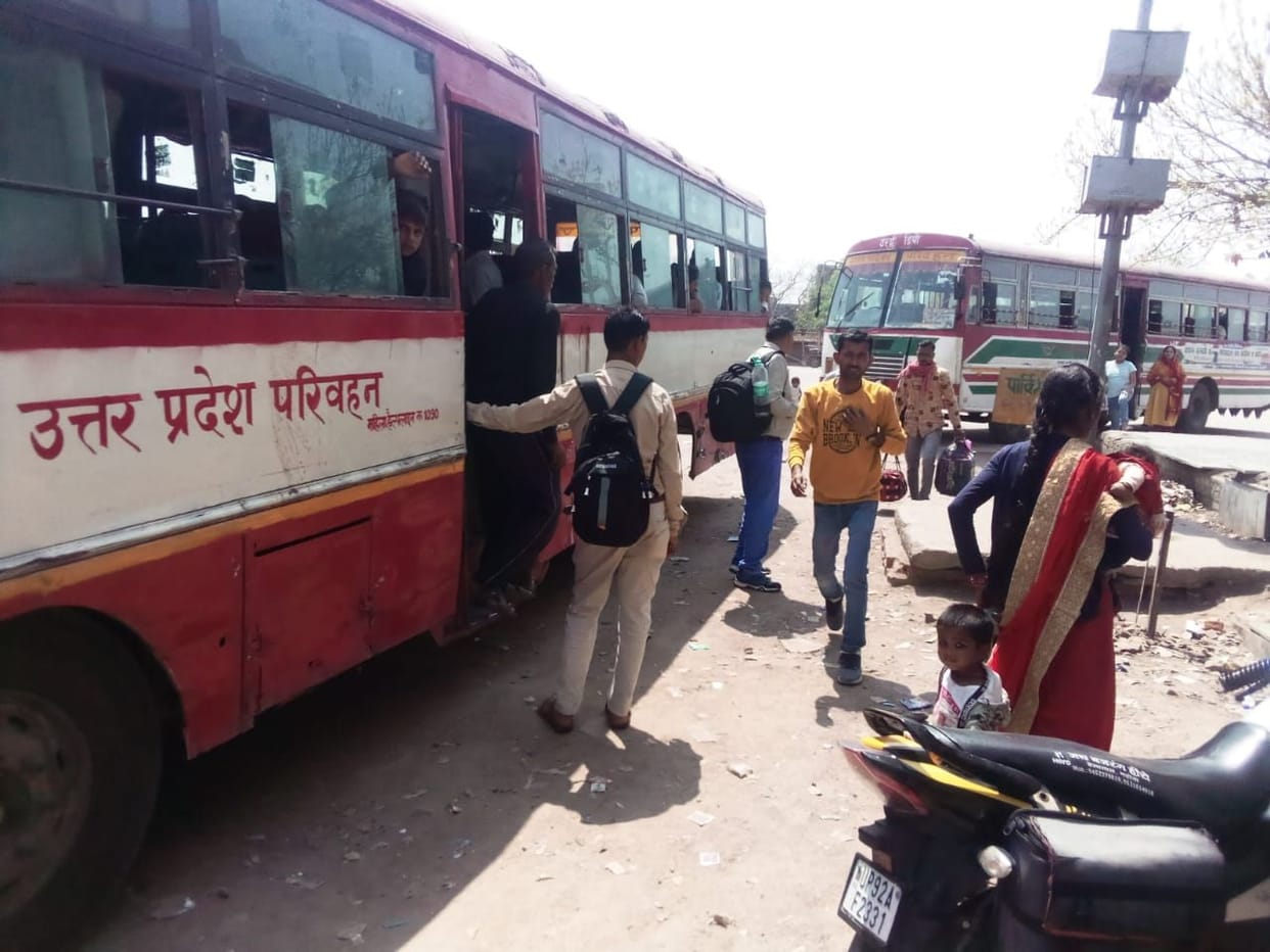 bus,road,DM,charge,Toll being charged on the strength of the poles