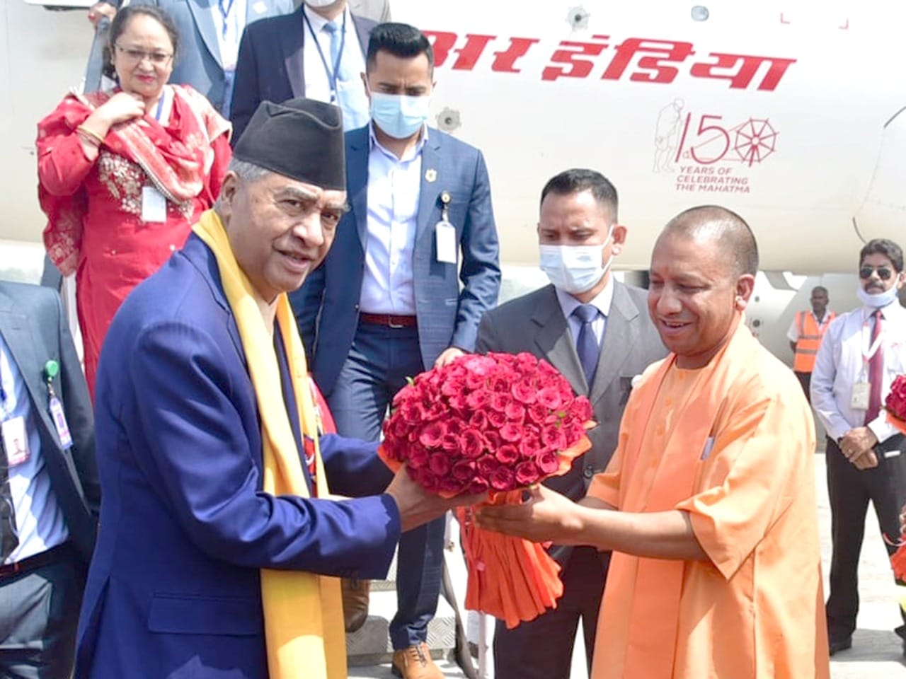 ,nepal prime minister sher bahadur deuba varanasi visit with cm yogi  blessed with hospitality of banaras kashi vishwanath dham pashupati nath mandir