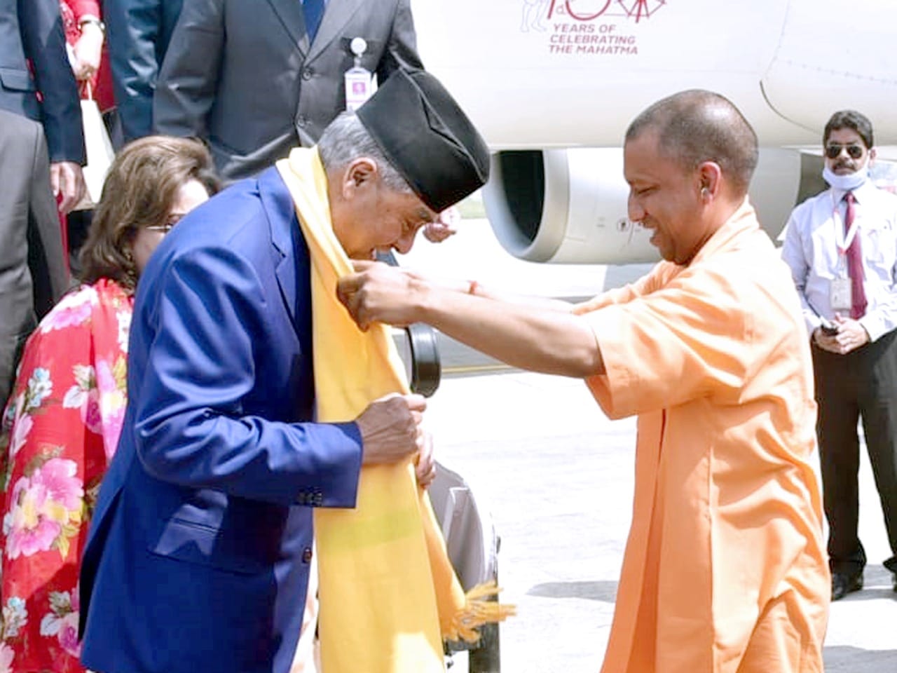 ,nepal prime minister sher bahadur deuba varanasi visit with cm yogi  blessed with hospitality of banaras kashi vishwanath dham pashupati nath mandir