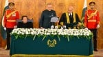 पाकिस्तान के प्रधानमंत्री इमरान खान के साथ सीजेआई गुलजार अहमद।