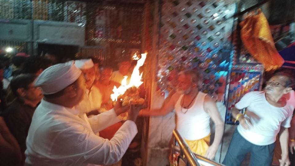Navratri 2022 Magical Aarti Performed At Nari Semari Mata Temple In Mathura