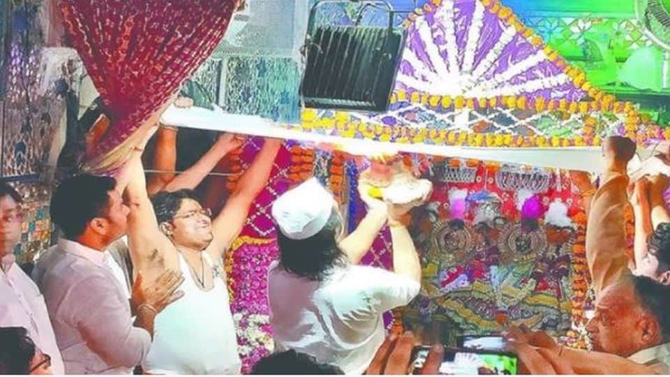 Navratri 2022 Magical Aarti Performed At Nari Semari Mata Temple In Mathura