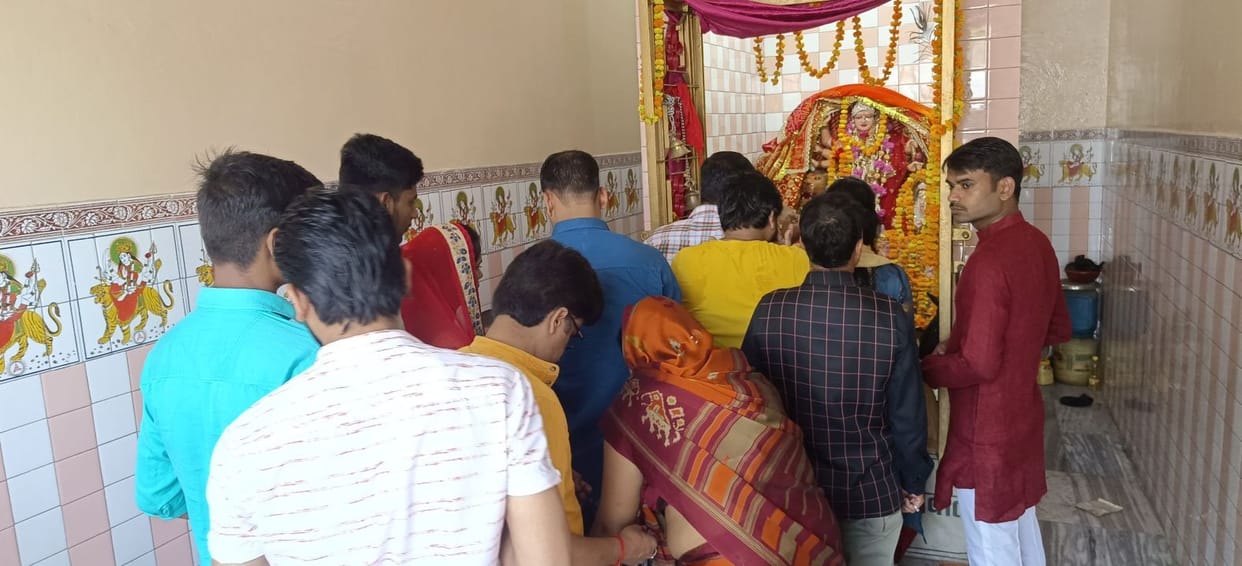 Devotees gathered in temples to worship Maa Chandraghanta