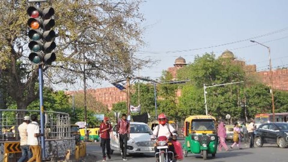 Traffic signals failing in smart city Agra