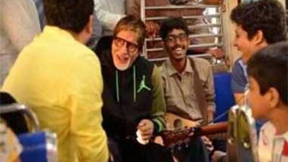 Nawazuddin Siddiqui and Also These Bollywood Actors Who Used Public Transport