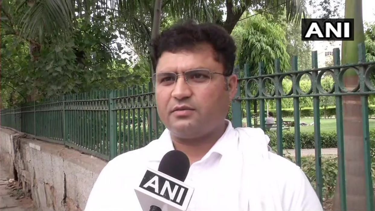 Ashok tanwar joins AAm Aadmi Party in Delhi once he was close aid of Rahul Gandhi Former congress and now tmc leader