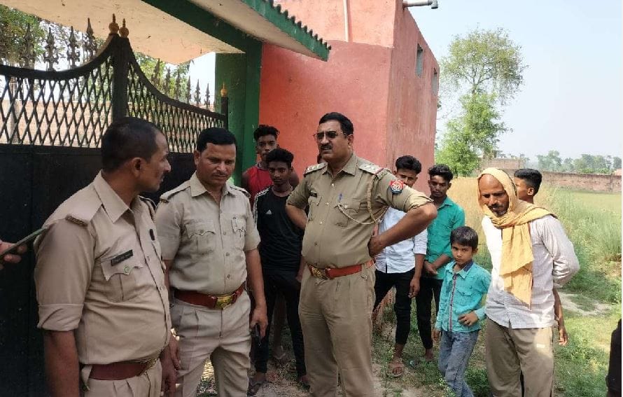 Humanity story from ballia pet dog stucked in closed house since 8 month police broke lock and get freedom