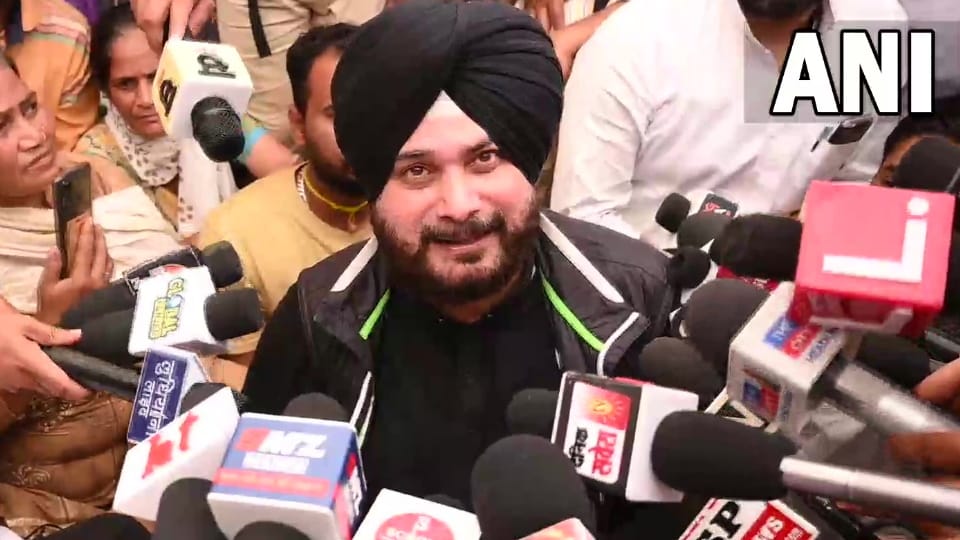 Punjab Congress Leader Navjot Sidhu targets CM Bhagwant Mann