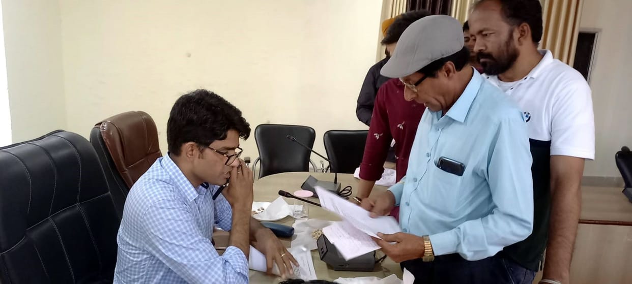 Open court: DC did not come, ADC arrived after 30 minutes, heard complaints from 15 complainants
