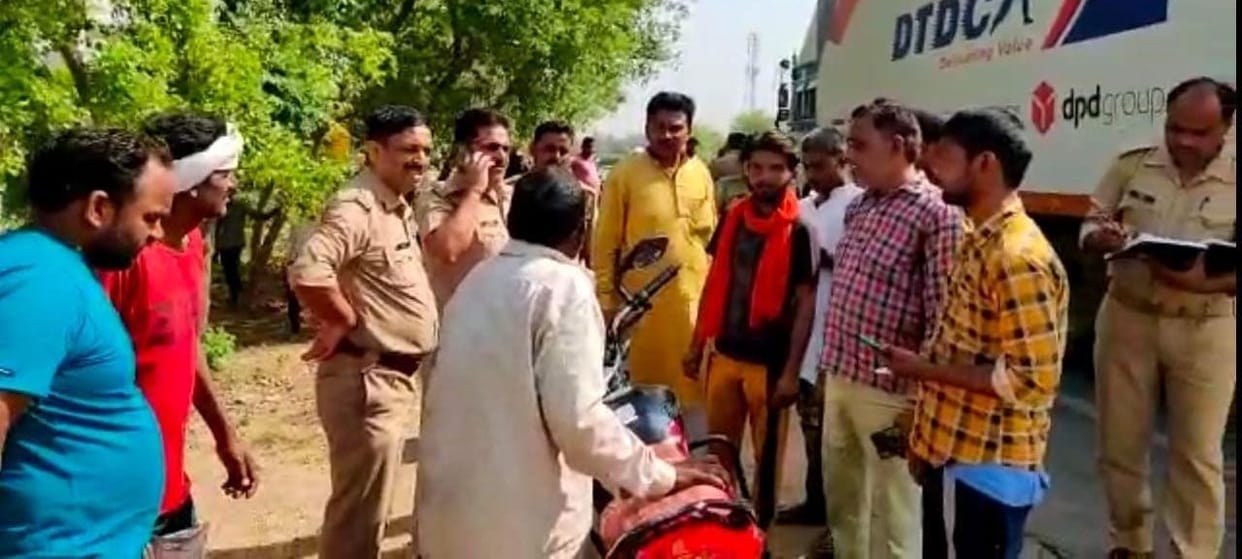Kanpur Dehat: Bike riding woman dies due to vehicle collision, two injured including innocent