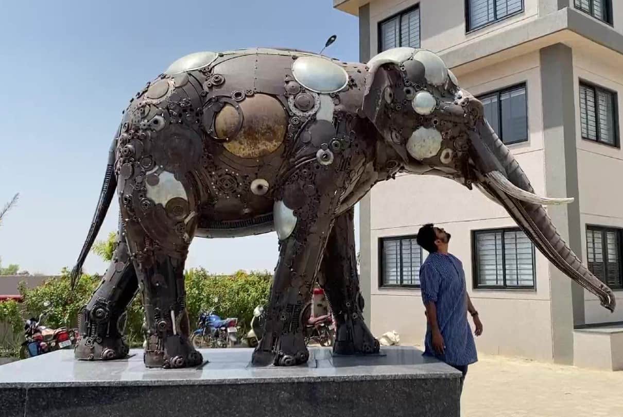 Indore: A world of beautiful artifacts made from junk, the works of Deval of Indore reached from America to Singapore