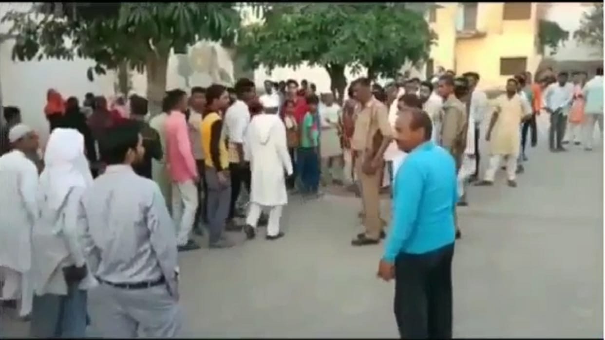 video viral of bilari SDM abusing to protesters DM moradabad order to investigation