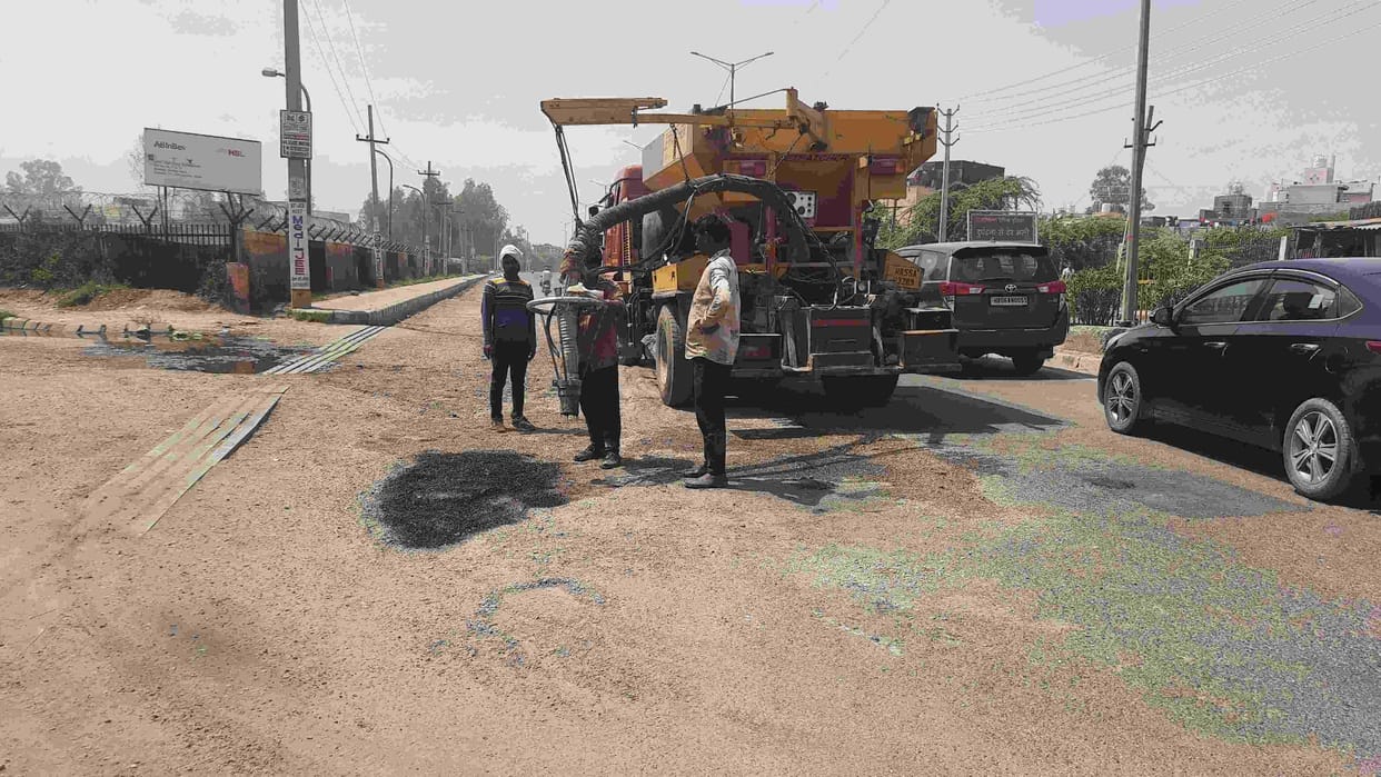 Patchwork done on the roads before the arrival of the Union Minister in Sonipat of Haryana