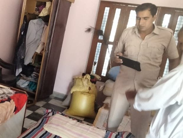 One and a half lakh cash and jewelery stolen from retired soldier's house