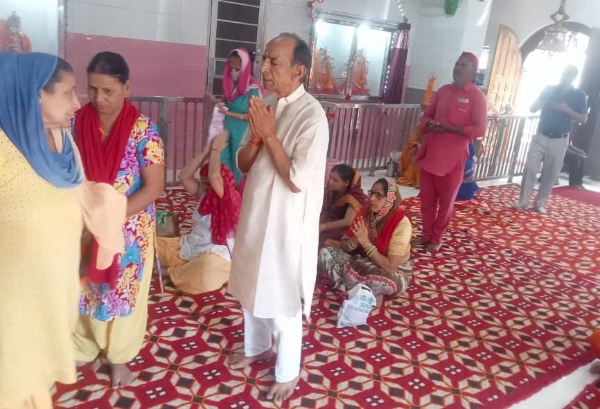The temple complex resonated with the chanting of the mother, devotees recited Durga Saptashati