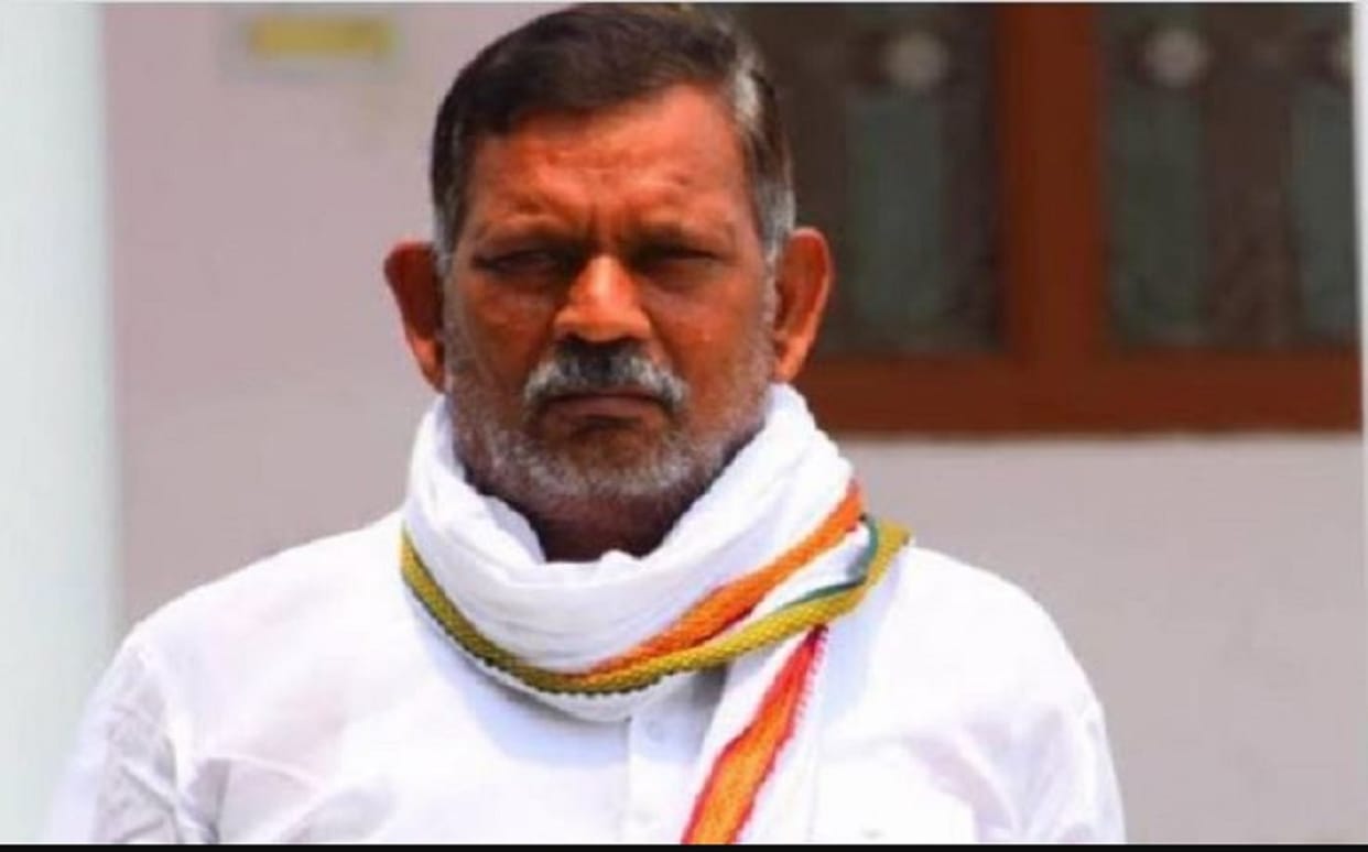 Lucknow: Legislative Council member Yashwant Singh expelled from BJP, is contesting the election as an independent in front of the party candidate.