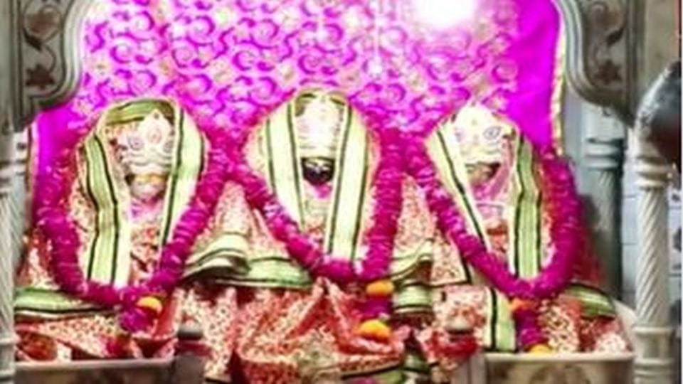 Navratri 2022 Magical Aarti Performed At Nari Semari Mata Temple In Mathura