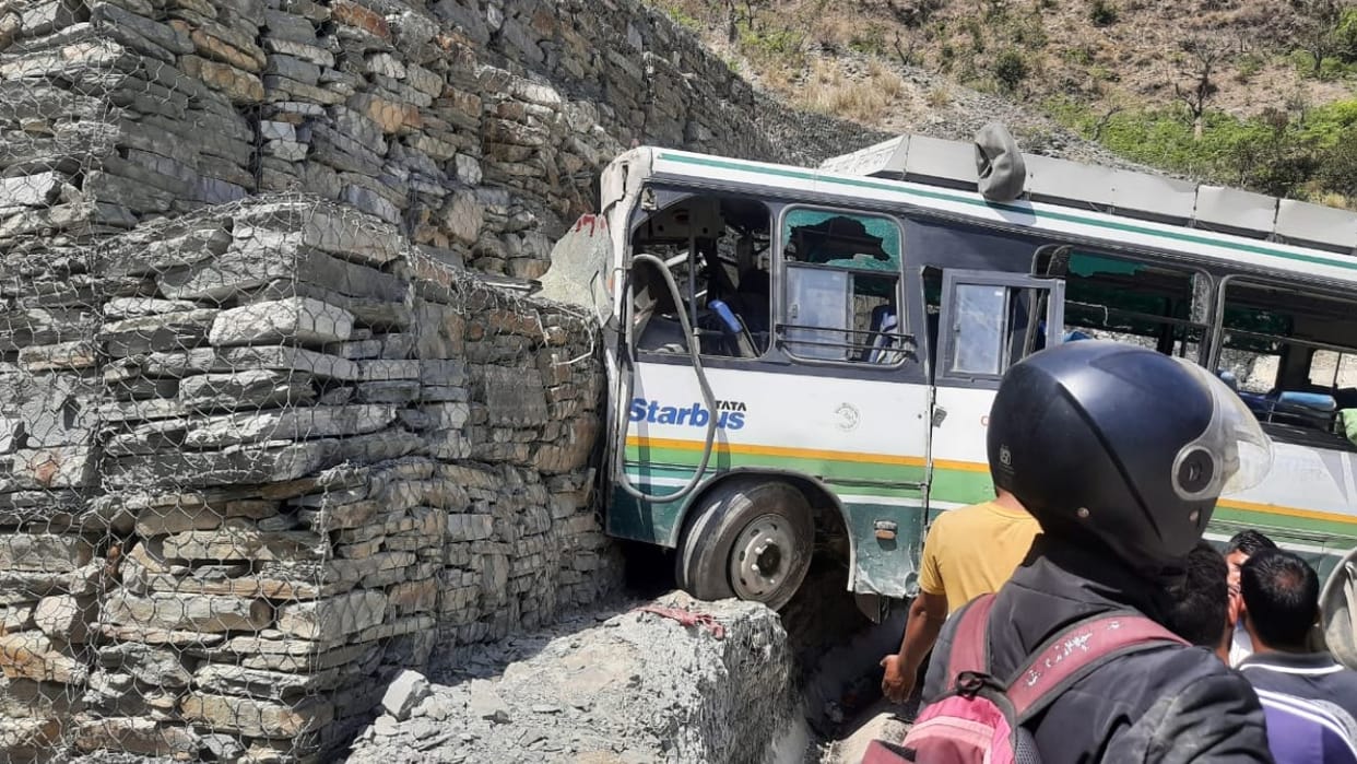 HRTC bus accident near Pandoh Mandi himachal pradesh