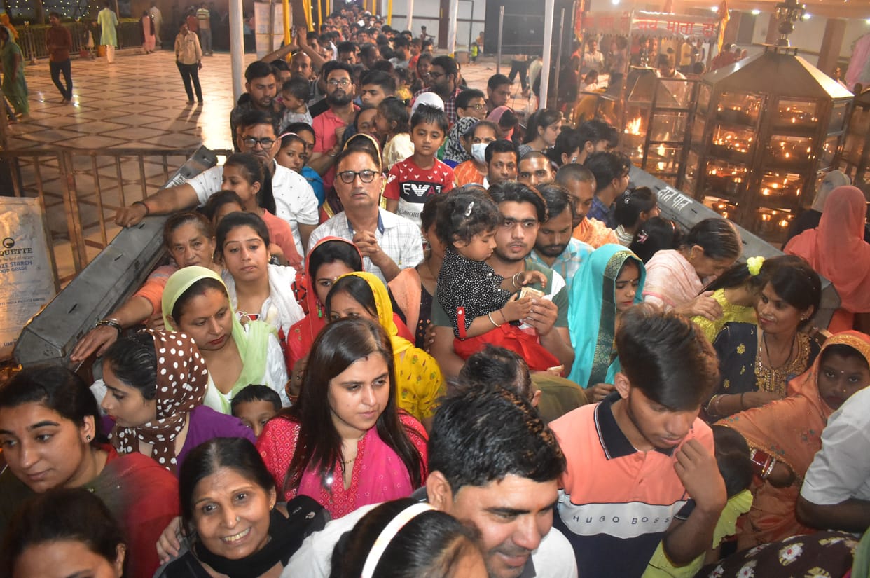 Worshiping Mother Brahmacharini sought happiness and prosperity, today Mother Chandraghanta will be worshipped