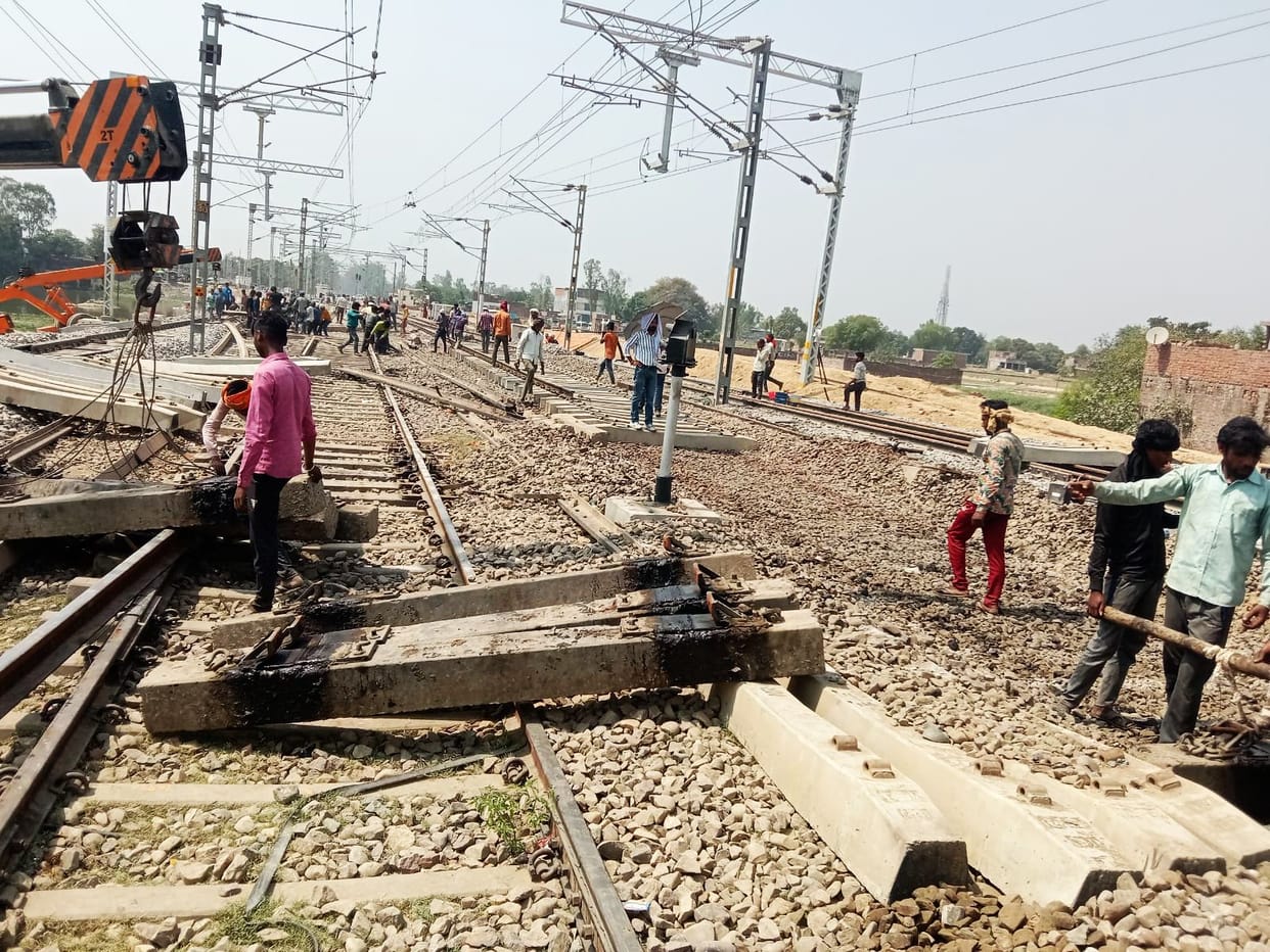 Interlocking work started between Rosa-Sitapur, many trains canceled