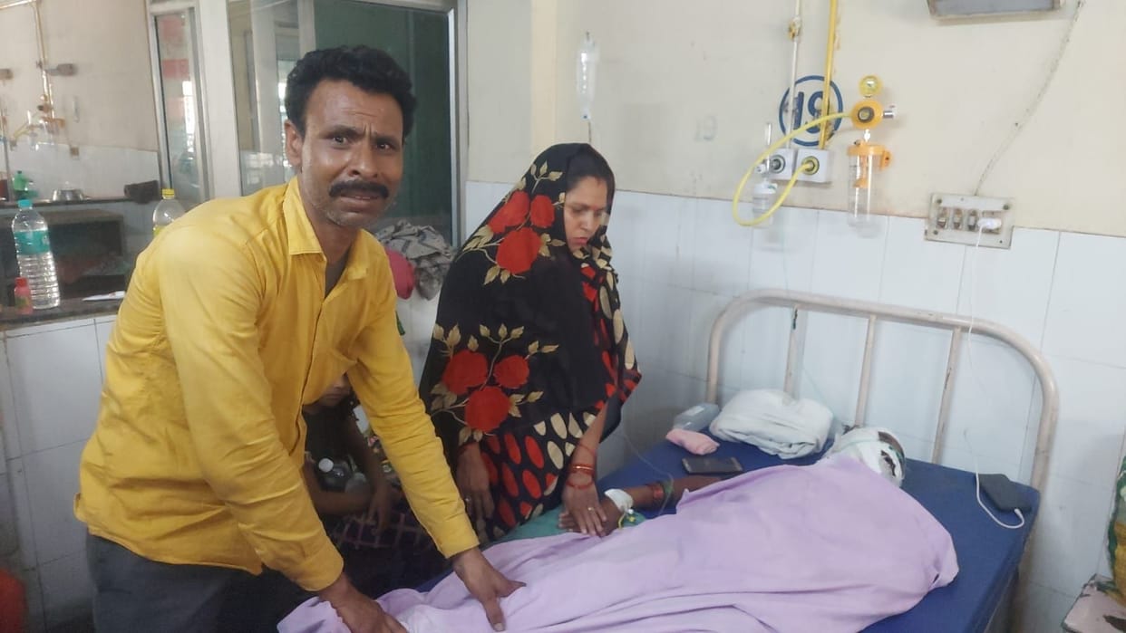 Old woman attacked with a sharp weapon, also accused of robbery