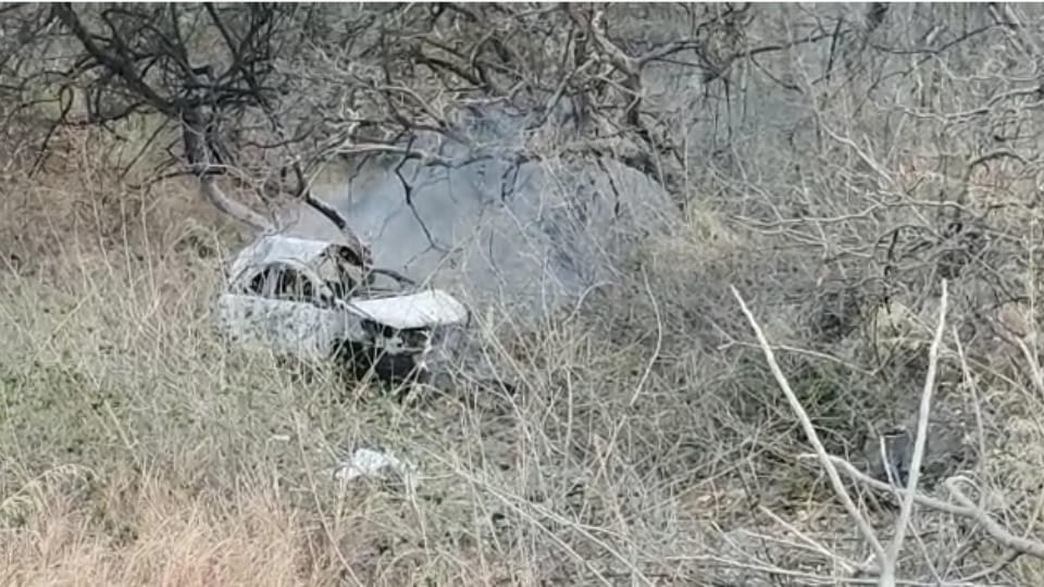 one died due to car fell in ditch in Jodhpur