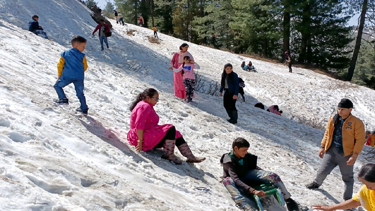 Weather Update Jammu Kashmir: Mercury 11 degrees above normal in many districts of the state