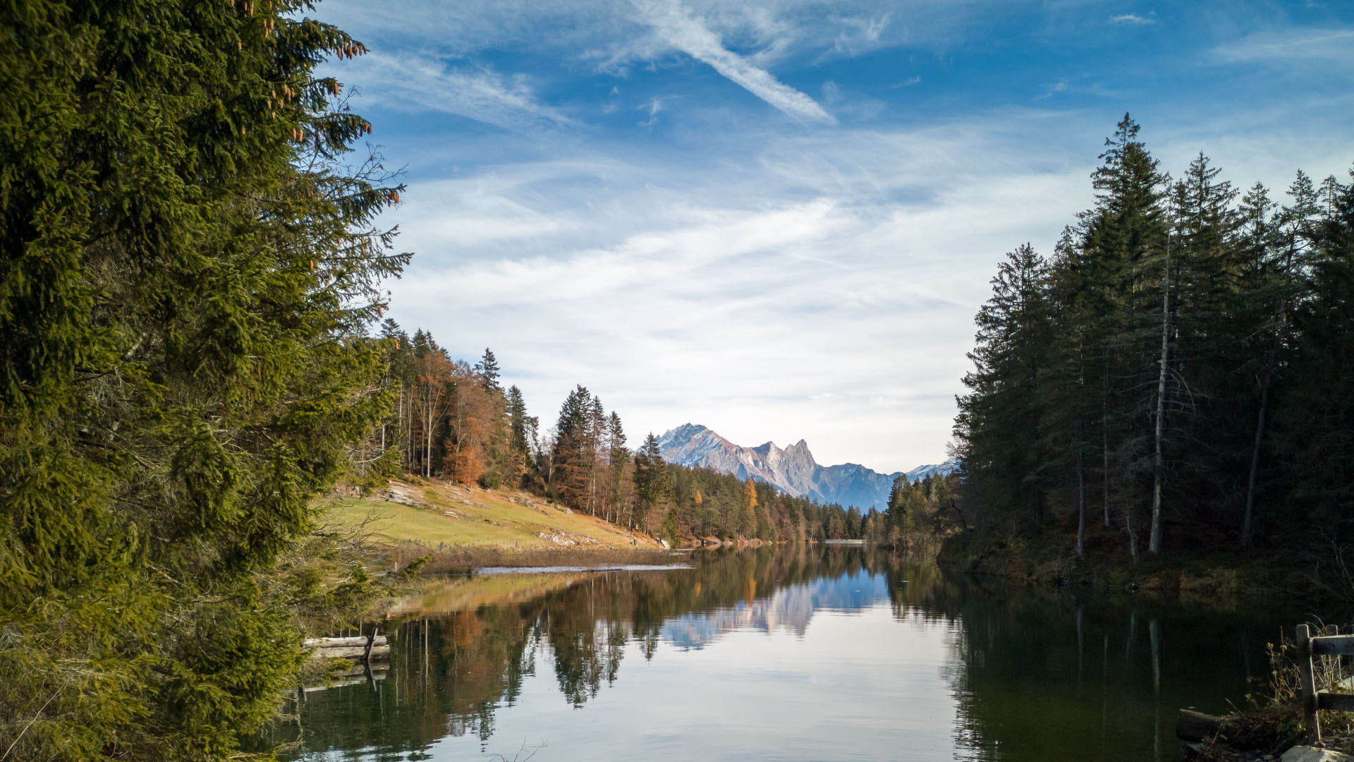 Weird Things In Gold Mine Blood Lake Spotted Know About Mysterious Facts Behind This