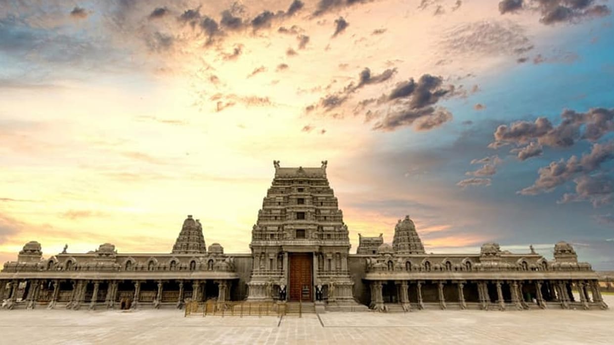 Krishna Janmashtami 2023 Visit Famous South Indian Krishna Temples know route and travel details in hindi