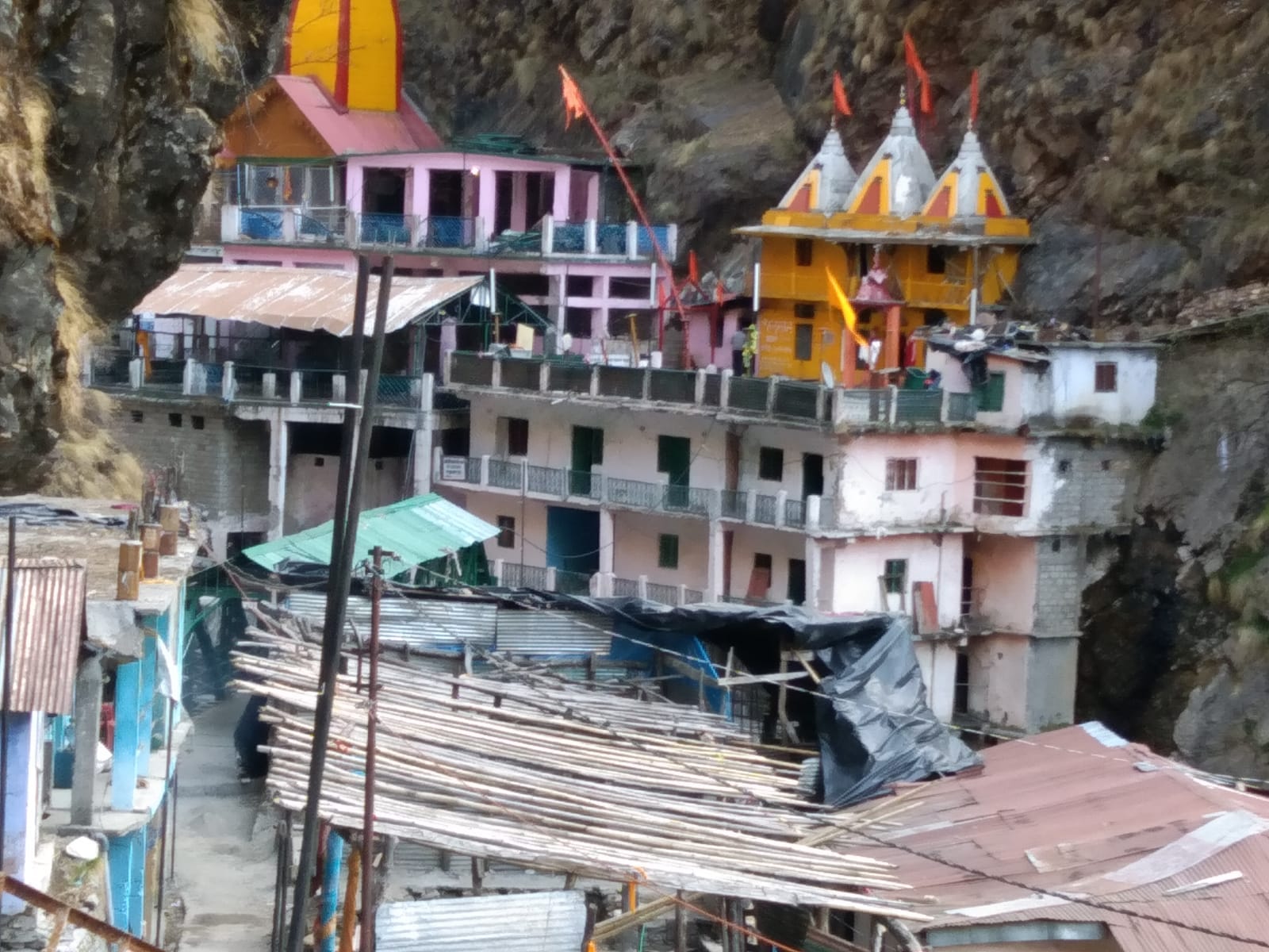 People are facing problems due to widening work on Yamunotri Highway