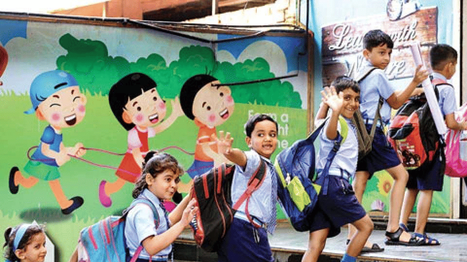 Madhya Pradesh: Bhopal Collector changes school timings
