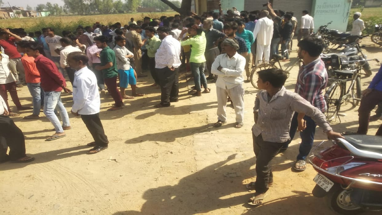 five lakh looted from galla trader in badaun