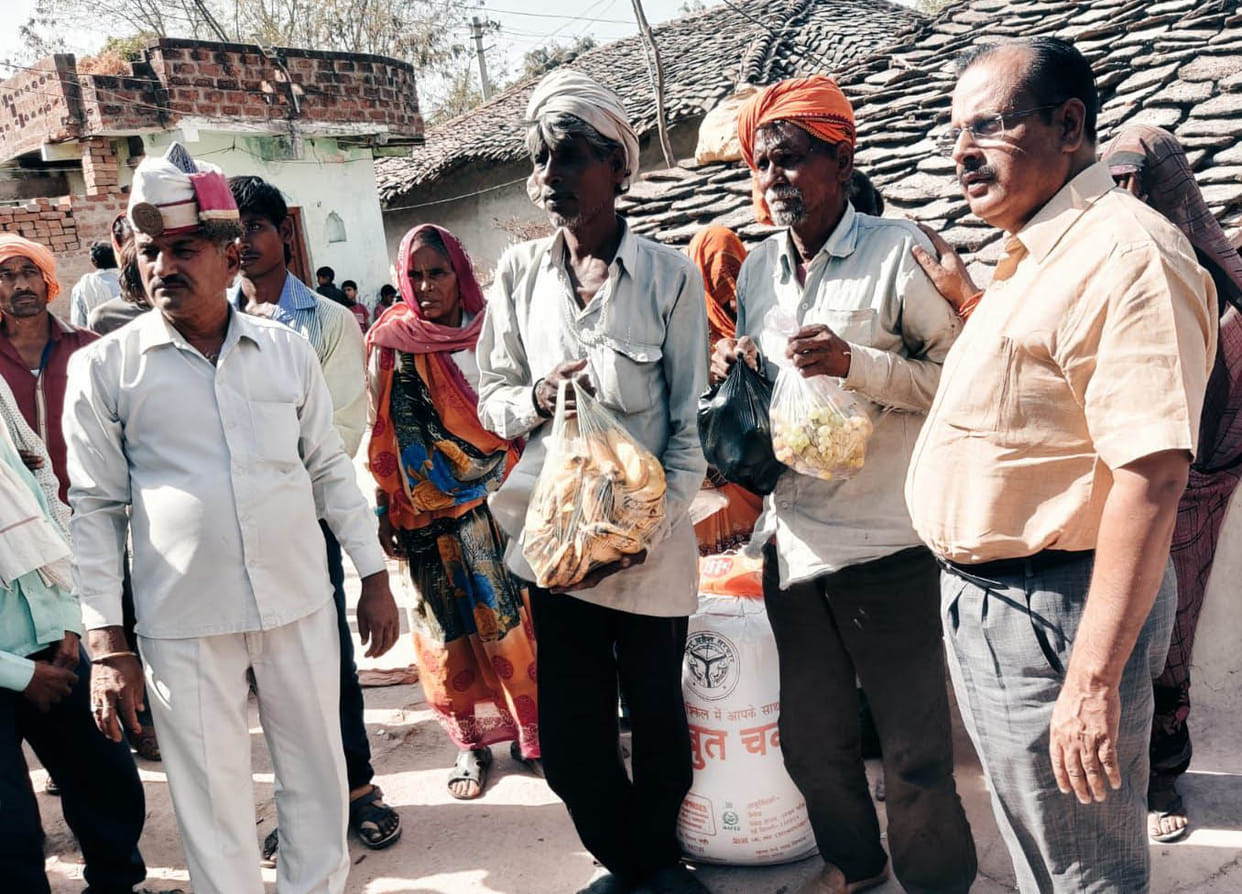 Commissioner reached the village of brothers who went to meet CM