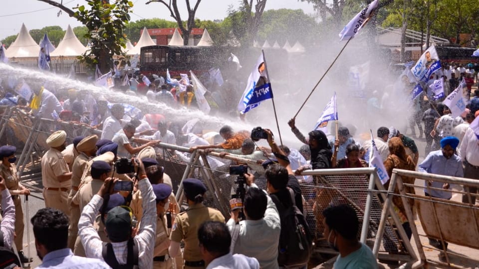 Aam Aadmi Party Workers Protest in Chandigarh against Price hike of Water