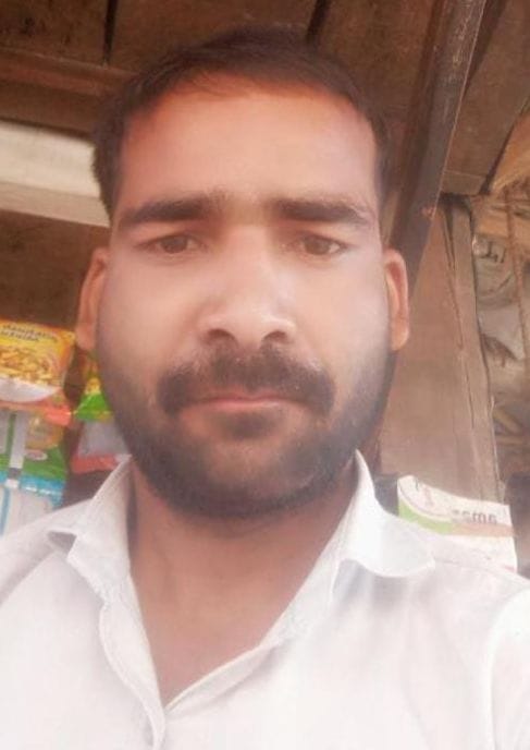 hardoi news,Electric worker's body found hanging in the room