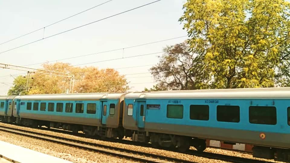 India first semi high speed train gatiman express completed six years