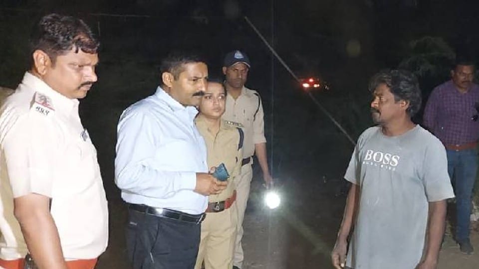 Indore: Angry aunt set fire to her own hut, took her brother's hut in the grip, two innocent girls burnt alive...