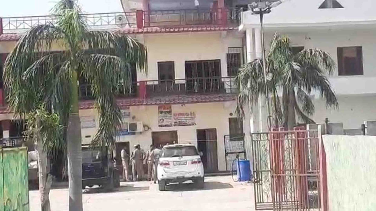 Vigilance raids on the houses and establishments of contractors close to IAS Sunil Verma