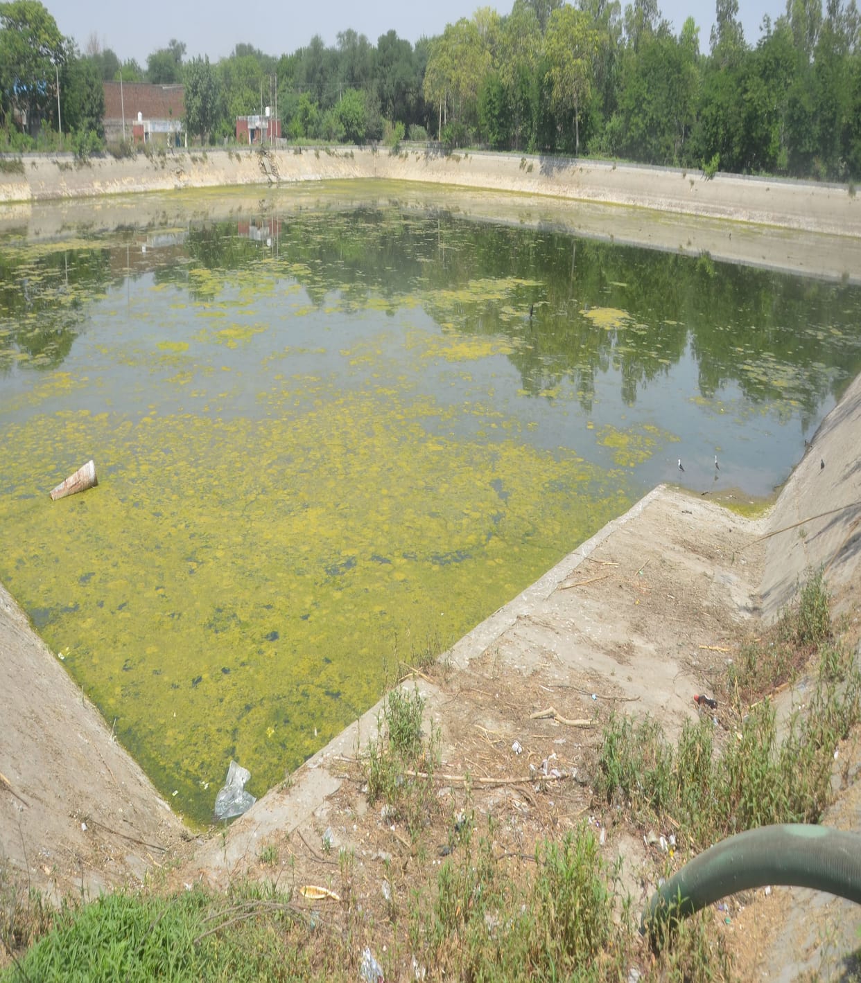 Daily consumption of water increased by 20 lakh liters, two big tanks of water bodies empty