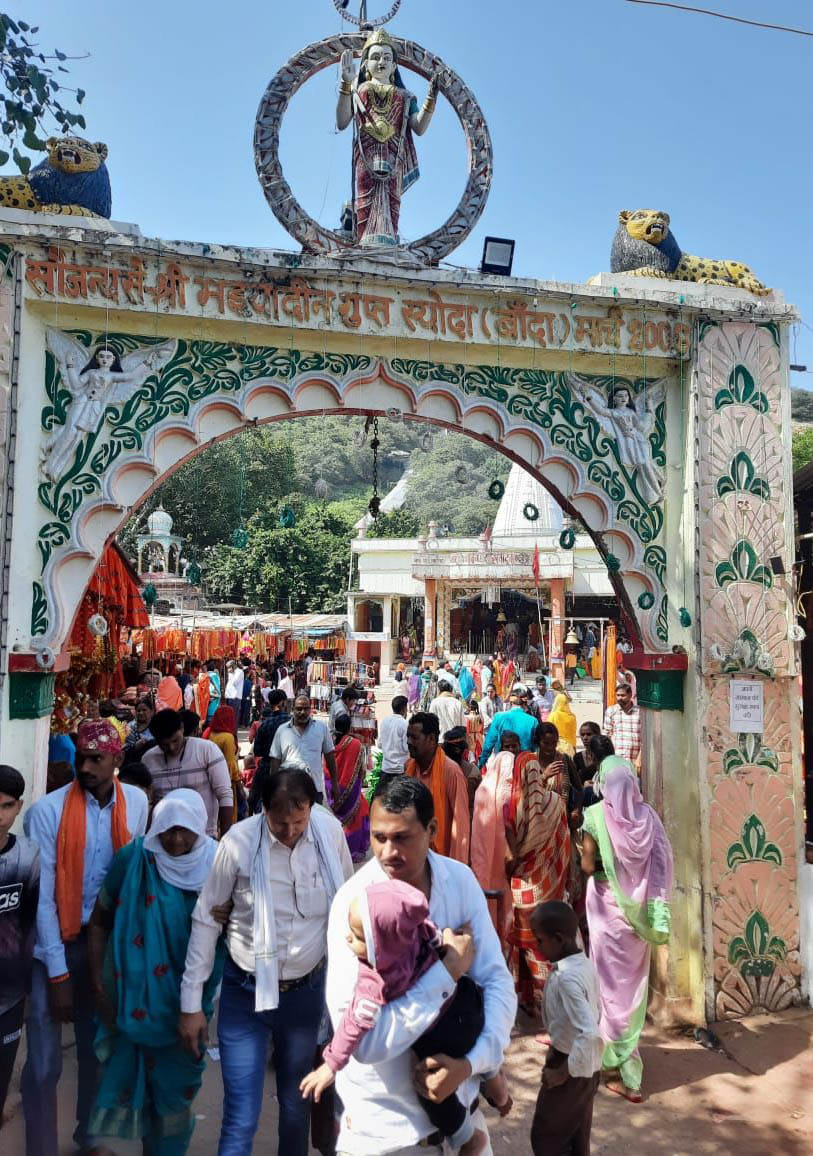 Even hot winds are not able to shake the faith of the devotees