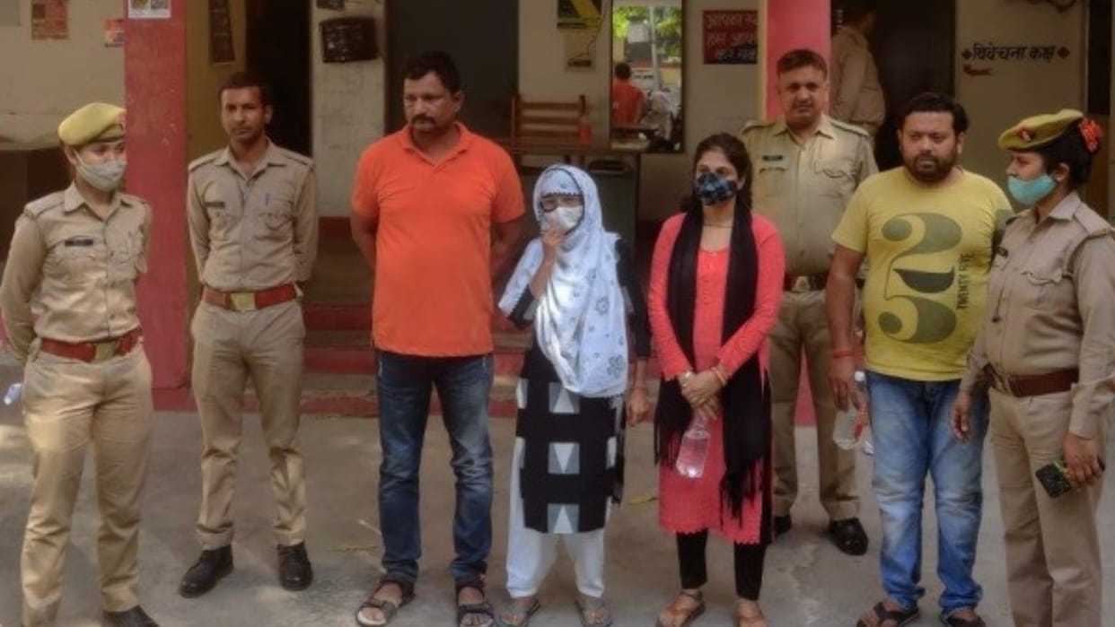 Lucknow: Hello... I am speaking Inspector Talkatora, deliver five lakhs... you will not go to jail, become an inspector and ask for money from a retired officer.