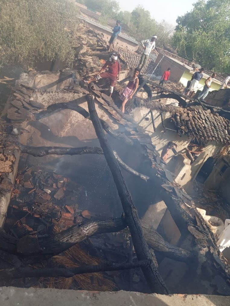 Seven houses burnt due to the spark of the stove