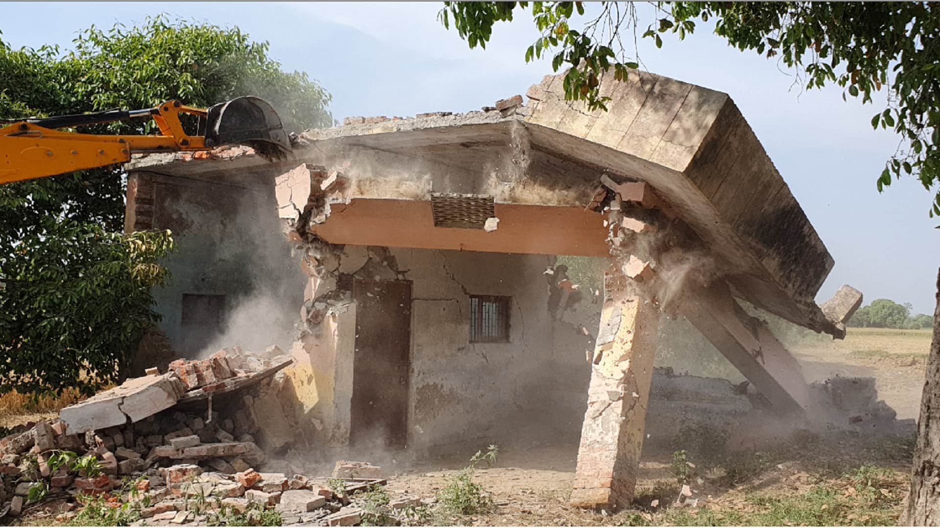 UP: Government land freed from possession of Chacha of MLA Nahid Hasan demolished by JCB