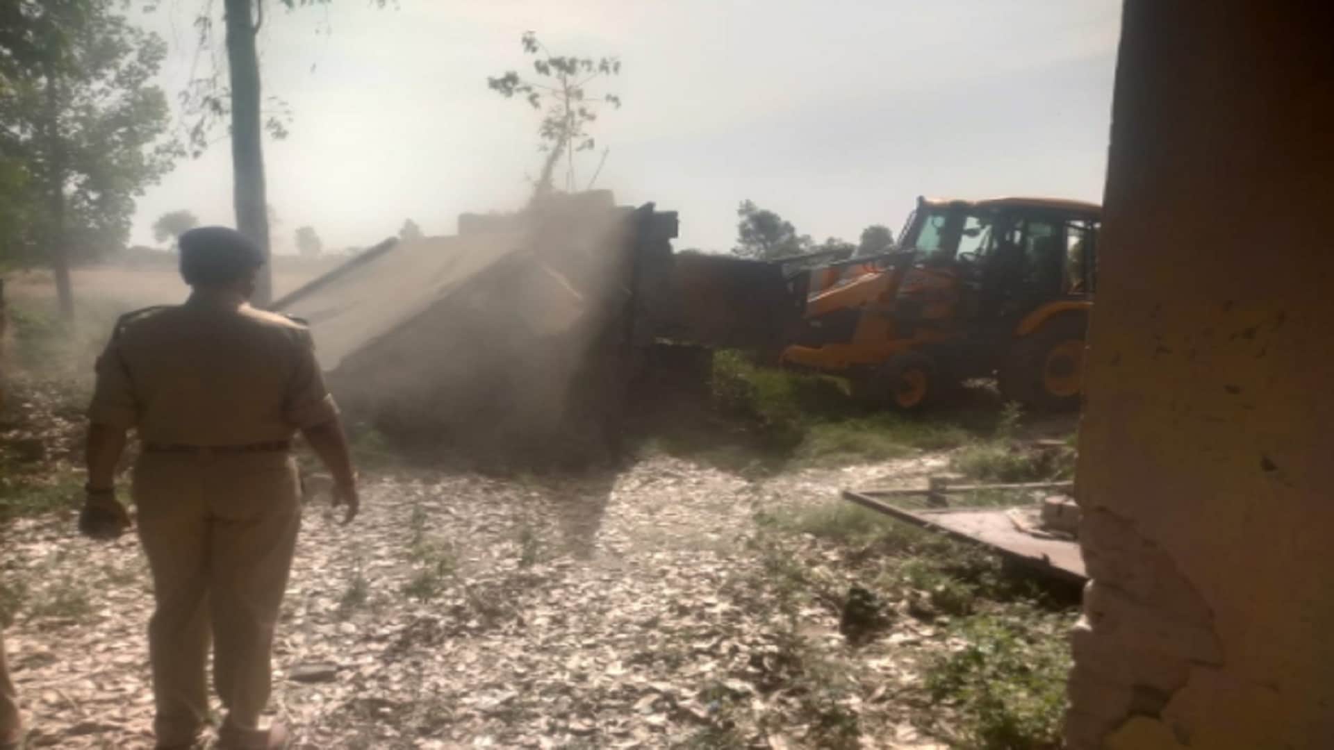 UP: Government land freed from possession of Chacha of MLA Nahid Hasan demolished by JCB