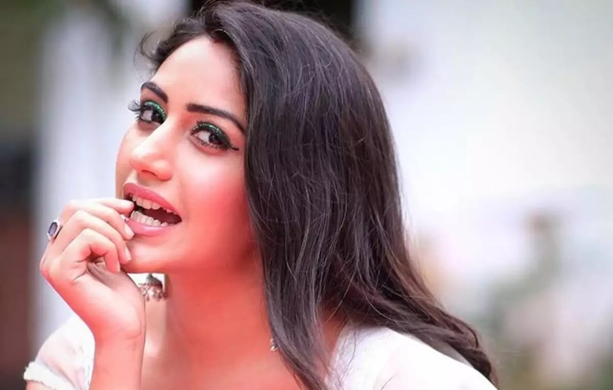 Surbhi Chandna has begun shooting for Hunarbaaz as she replaces Bharti Singh on the show
