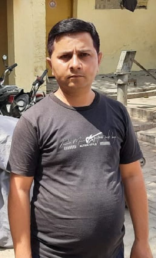 The sweeper asked for ten lakh extortion from the school manager