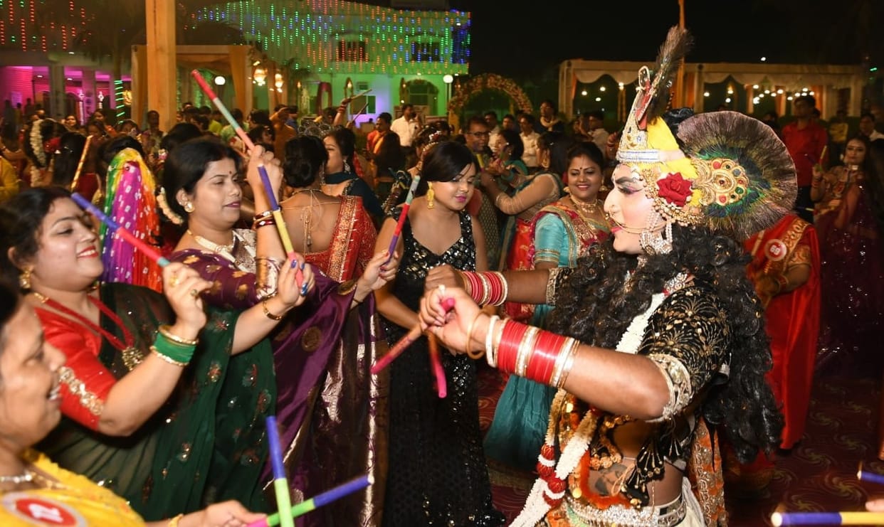 Lions Club Kshitij celebrated Hindu New Year and Grand Dandiya Festival